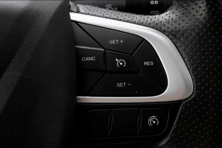 Iveco Daily 35S14 136pk HiMatic Automaat Bakwagen met laadklep en zijdeur H235cm 03-2022