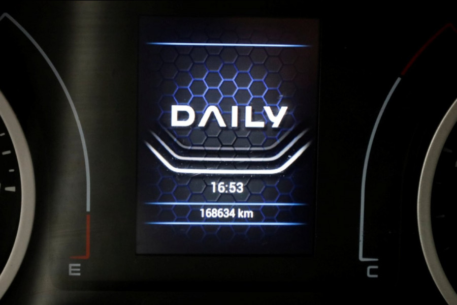 Iveco Daily 35S14 136pk HiMatic Automaat Bakwagen met laadklep en zijdeur H235cm 03-2022