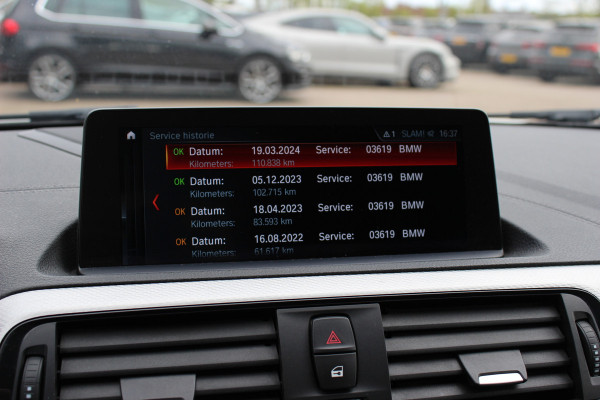 BMW 1-serie 118i Edition M Sport Shadow High Exe. / Leder / Navigatie / Parkeerhulp achter / Keyless / 18'' / Getint glas / Stoelverwarming / Cruise Control