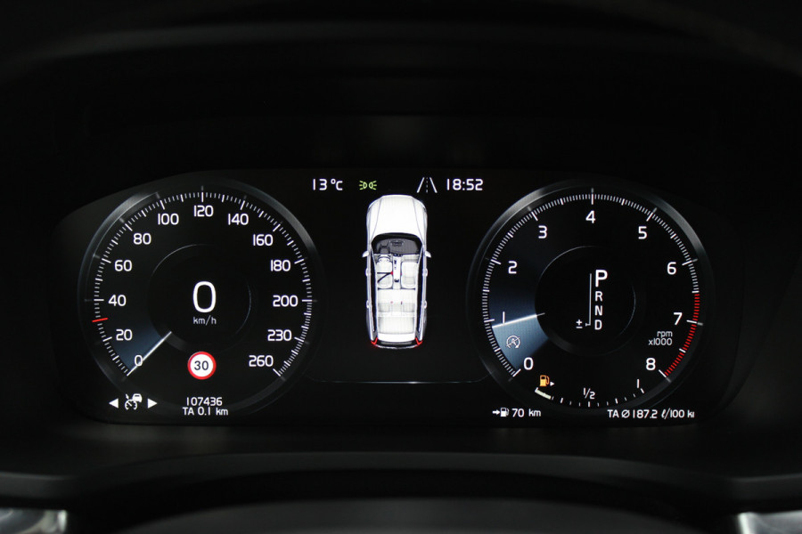 Volvo V60 2.0 T5 R-Design / Trekhaak / Panoramadak / Camera / Leder / Harman Kardon / 20'' / Keyless / CarPlay / Stuurverwarming / Stoelverwarming 4x / DAB / Dodehoek / Cruise Control