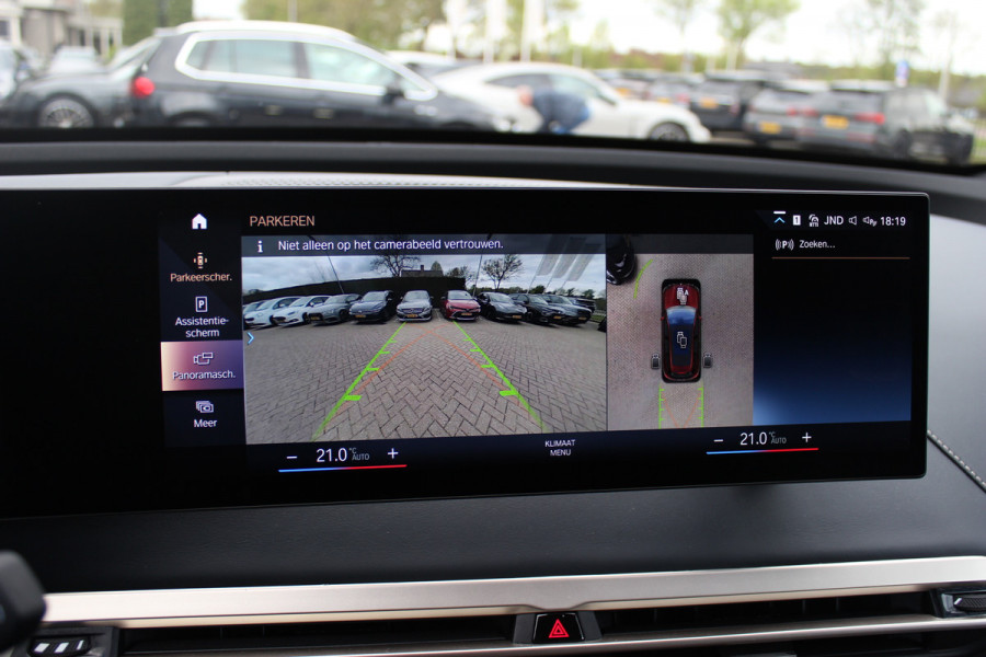 BMW iX xDrive40 High Executive 77 kWh / Trekhaak / Panoramadak / 360Camera / Head-up / Leder / Softclose / Harman Kardon / 21'' / Keyless / Stoelventilatie+Verwarming / Stuurverwarming / Dodehoek / DAB / ACC