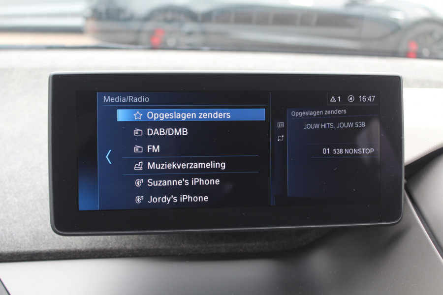 BMW i3 S 120Ah 42 kWh / Camera / Warmtepomp / Navi. Proff / 18'' / Stoelverwarming / DAB / Getint glas / Cruise Control