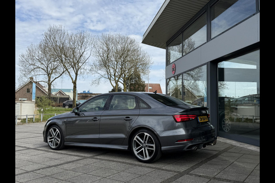 Audi A3 Limousine 30 TFSI S-Line | Trekhaak | Virtual | Navi |