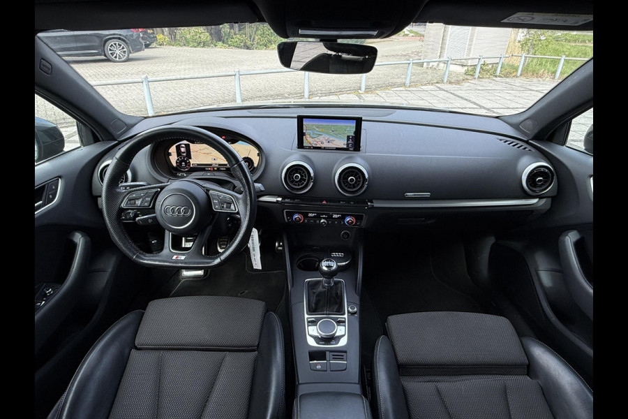 Audi A3 Limousine 30 TFSI S-Line | Trekhaak | Virtual | Navi |