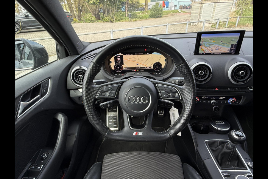 Audi A3 Limousine 30 TFSI S-Line | Trekhaak | Virtual | Navi |