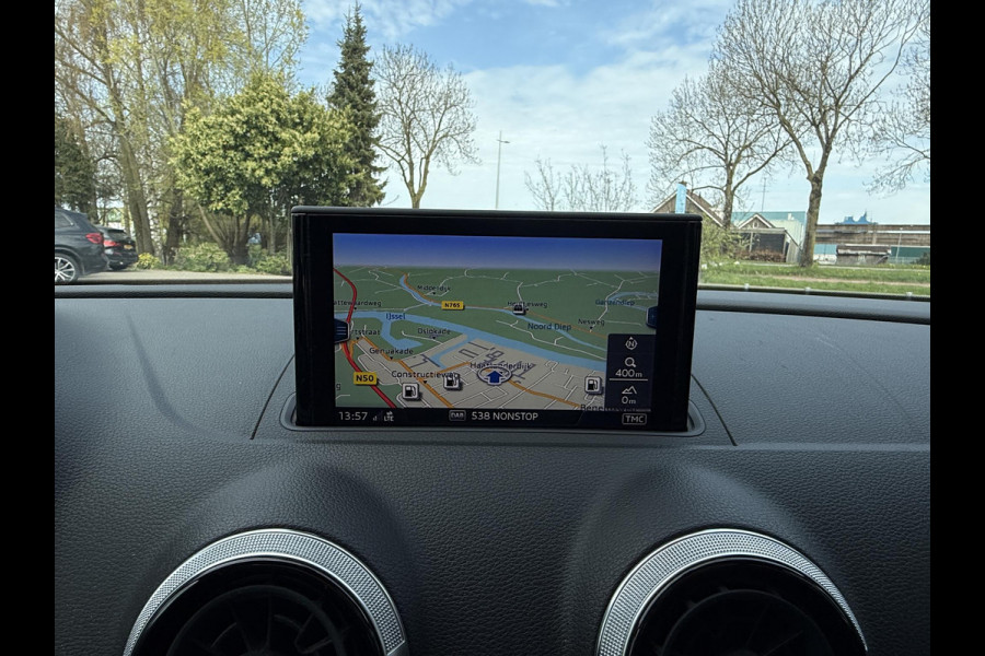 Audi A3 Limousine 30 TFSI S-Line | Trekhaak | Virtual | Navi |