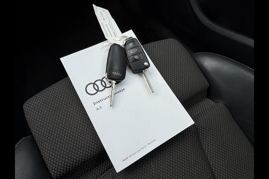 Audi A3 Limousine 30 TFSI S-Line | Trekhaak | Virtual | Navi |