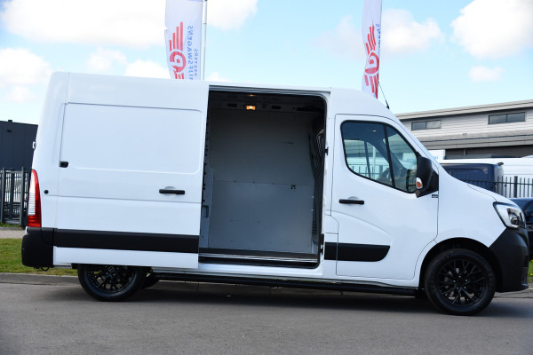 Renault Master T35 2.3 dCi 150 L2H2 PB Edition Camera, Cruise, Carplay, LED, Trekhaak, Automaat, 150pk, Sensoren, NAVI, Uniek!