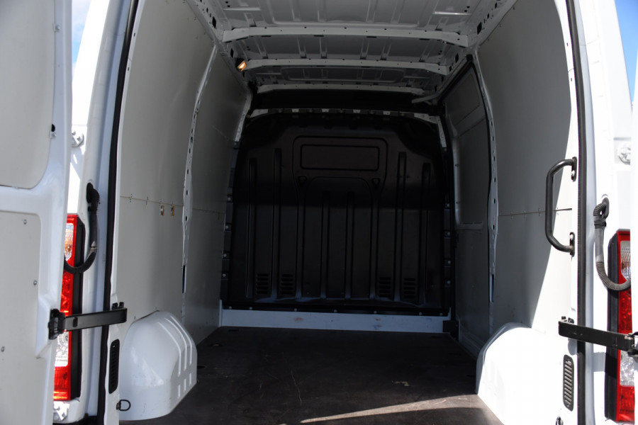 Renault Master T35 2.3 dCi 150 L2H2 PB Edition Camera, Cruise, Carplay, LED, Trekhaak, Automaat, 150pk, Sensoren, NAVI, Uniek!