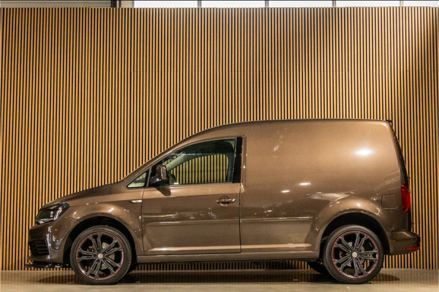 Volkswagen Caddy 2.0 TDI 185 PK | CARPLAY | LEDEREN BEKLEDING | GTI VELGEN | AIRCO | ELEK RAMEN | NAP LOGISCH | NIEUWE APK | NAP LOGISCH | EURO 6 | BPM VRIJ