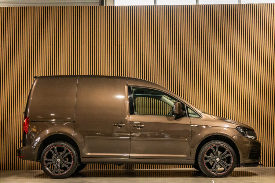 Volkswagen Caddy 2.0 TDI 185 PK | CARPLAY | LEDEREN BEKLEDING | GTI VELGEN | AIRCO | ELEK RAMEN | NAP LOGISCH | NIEUWE APK | NAP LOGISCH | EURO 6 | BPM VRIJ