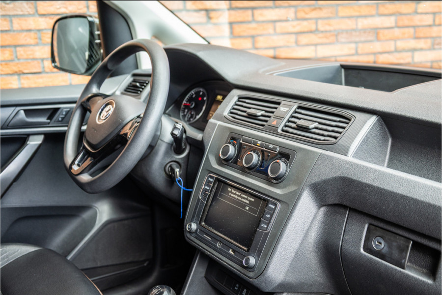 Volkswagen Caddy 2.0 TDI 185 PK | CARPLAY | LEDEREN BEKLEDING | GTI VELGEN | AIRCO | ELEK RAMEN | NAP LOGISCH | NIEUWE APK | NAP LOGISCH | EURO 6 | BPM VRIJ