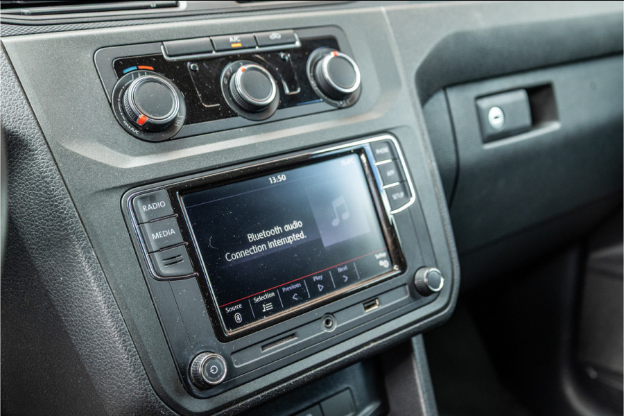 Volkswagen Caddy 2.0 TDI 185 PK | CARPLAY | LEDEREN BEKLEDING | GTI VELGEN | AIRCO | ELEK RAMEN | NAP LOGISCH | NIEUWE APK | NAP LOGISCH | EURO 6 | BPM VRIJ