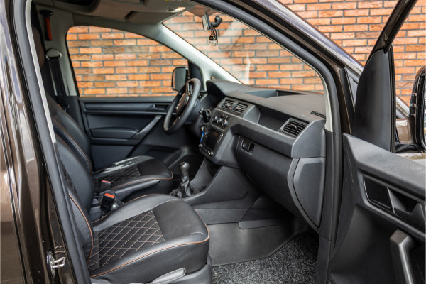 Volkswagen Caddy 2.0 TDI 185 PK | CARPLAY | LEDEREN BEKLEDING | GTI VELGEN | AIRCO | ELEK RAMEN | NAP LOGISCH | NIEUWE APK | NAP LOGISCH | EURO 6 | BPM VRIJ