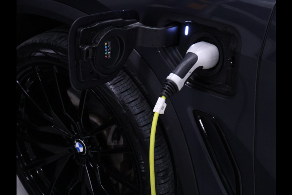 BMW X5 xDrive45e M Sport [LUCHTVERING, HARMAN/KARDON, APPLE CARPLAY, ANDROID, MEMORY SEATS, 360 CAMERA, STOELVERWARMING, INDIVIDUAL LEDER, SPORTSTUUR, ADAPTIVE CRUISE, CLIMATE, NIEUWSTAAT]