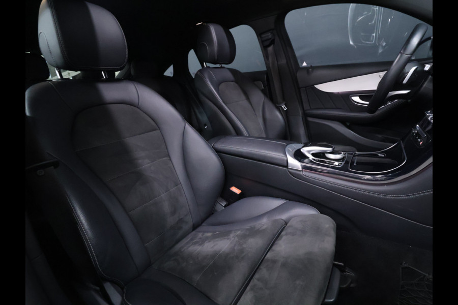 Mercedes-Benz GLC Coupé 250 4MATIC Premium Plus AMG Line [SCHUIFKANTELDAK, TREKHAAK UITKLAPBAAR, BURMESTER, ELEKTRISCH VERSTELBARE STOELEN, SPORTSTUUR, SPORTSTOELEN, STOELVERWARMING, CAMERA, ADAPTIVE CRUISE, BLUETOOTH, CLIMATE, NIEUWSTAAT]