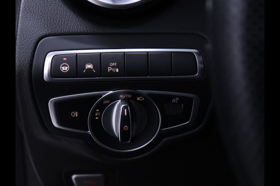 Mercedes-Benz GLC Coupé 250 4MATIC Premium Plus AMG Line [SCHUIFKANTELDAK, TREKHAAK UITKLAPBAAR, BURMESTER, ELEKTRISCH VERSTELBARE STOELEN, SPORTSTUUR, SPORTSTOELEN, STOELVERWARMING, CAMERA, ADAPTIVE CRUISE, BLUETOOTH, CLIMATE, NIEUWSTAAT]