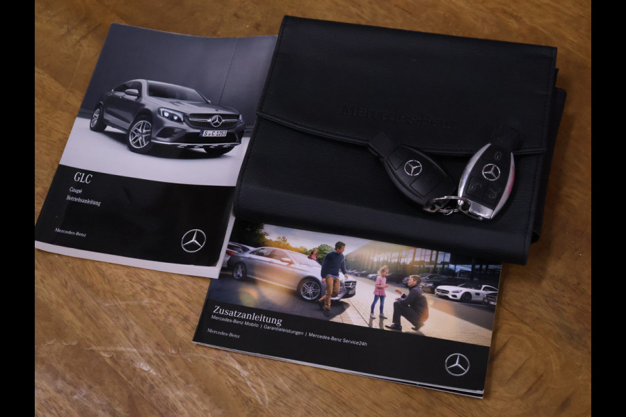 Mercedes-Benz GLC Coupé 250 4MATIC Premium Plus AMG Line [SCHUIFKANTELDAK, TREKHAAK UITKLAPBAAR, BURMESTER, ELEKTRISCH VERSTELBARE STOELEN, SPORTSTUUR, SPORTSTOELEN, STOELVERWARMING, CAMERA, ADAPTIVE CRUISE, BLUETOOTH, CLIMATE, NIEUWSTAAT]