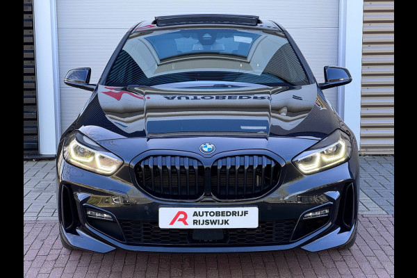 BMW 1-serie 120i Executive Pano/Led/Sfeer/AppleCar