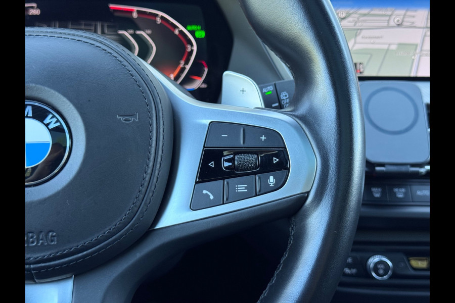 BMW 1-serie 120i Executive Pano/Led/Sfeer/AppleCar