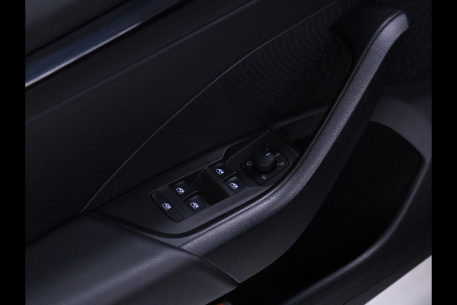 Škoda Octavia Combi 1.0 e-TSI Sport Business [APPLE CARPLAY, ANDROID, SPORTSTOELEN, STOELVERWARMING, DIGITAL DASH, PDC V+A, CRUISE, CLIMATE, NIEUWSTAAT]