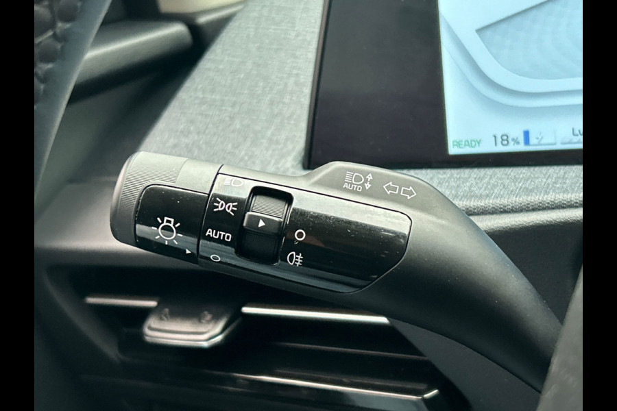 Kia Ev6 Air 58 kWh | Origineel NL | 1e Eigenaar | Trekhaak |Stoel/Stuur Verwarming | Adaptieve Cruise/Control | Camera | Carplay |