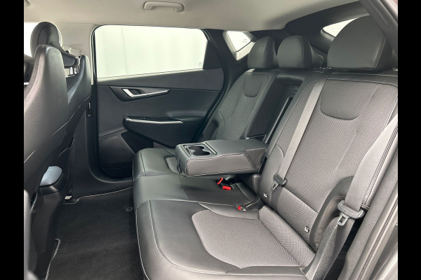 Kia Ev6 Air 58 kWh | Origineel NL | 1e Eigenaar | Trekhaak |Stoel/Stuur Verwarming | Adaptieve Cruise/Control | Camera | Carplay |