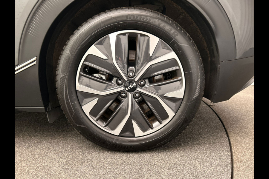 Kia Ev6 Air 58 kWh | Origineel NL | 1e Eigenaar | Trekhaak |Stoel/Stuur Verwarming | Adaptieve Cruise/Control | Camera | Carplay |
