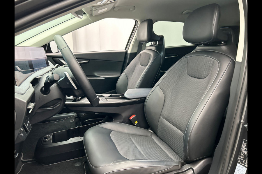 Kia Ev6 Air 58 kWh | Origineel NL | 1e Eigenaar | Trekhaak |Stoel/Stuur Verwarming | Adaptieve Cruise/Control | Camera | Carplay |