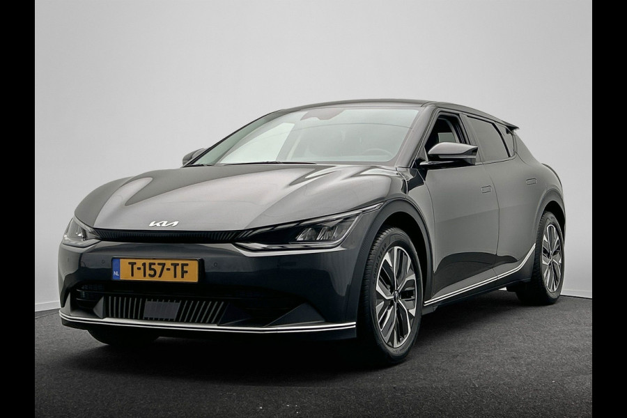 Kia Ev6 Air 58 kWh | Origineel NL | 1e Eigenaar | Trekhaak |Stoel/Stuur Verwarming | Adaptieve Cruise/Control | Camera | Carplay |