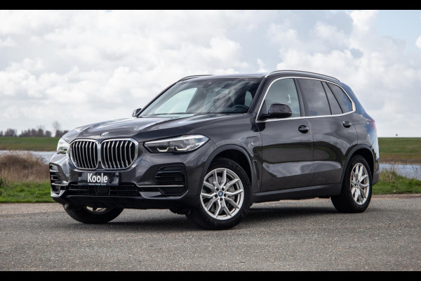 BMW X5 xDrive45e High Executive CARPLAY / CAMERA / DEALER ONDERHOUDEN / BRUIN LEER / STOELVERWARMING / TREKHAAK