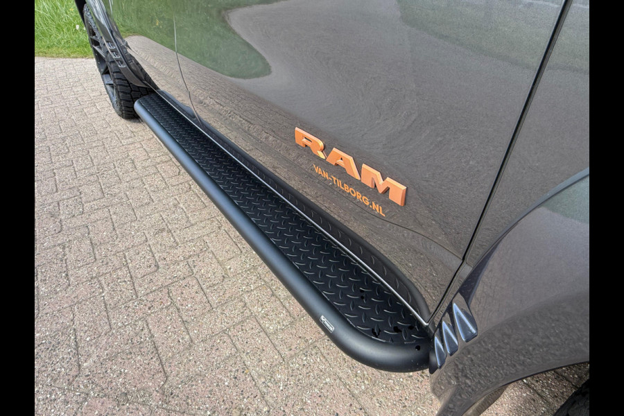 Dodge Ram 1500 5.7 HEMI V8 4x4 Crew Cab Big Horn CUSTOM COPPER WIDEBODY | 4-PLAY WHEELS 22” | PANO | ALPINE | CUSTOM LEATHER