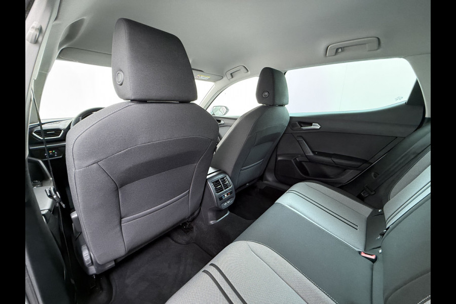 Seat Leon T 111pk Adap.Cruise Camera Lmv 19" Apple Carplay Android Stoel+Stuurverwarming Pdc Navi* Ecc Business Isofix DAB Led Front Assist Keyless-Go
