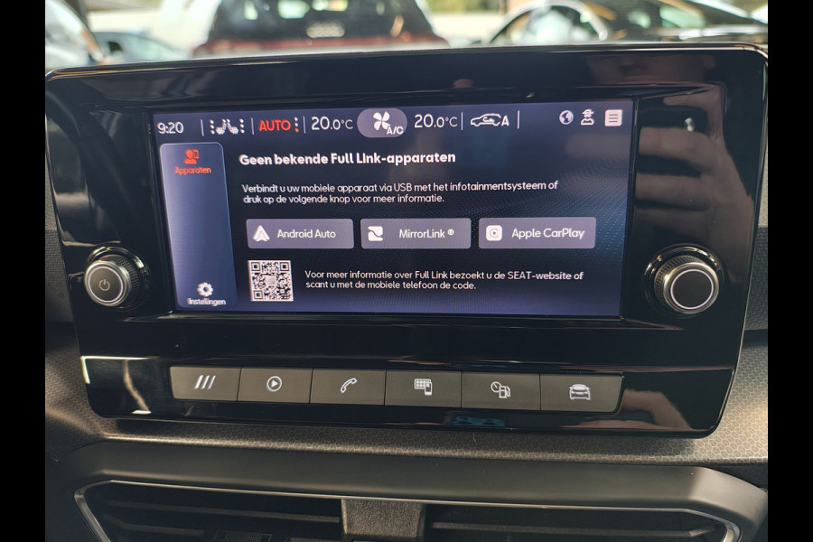 Seat Leon T 111pk Adap.Cruise Camera Lmv 19" Apple Carplay Android Stoel+Stuurverwarming Pdc Navi* Ecc Business Isofix DAB Led Front Assist Keyless-Go