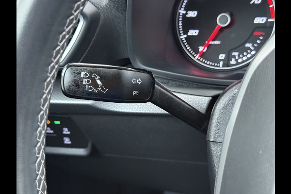 Seat Leon T 111pk Adap.Cruise Camera Lmv 19" Apple Carplay Android Stoel+Stuurverwarming Pdc Navi* Ecc Business Isofix DAB Led Front Assist Keyless-Go