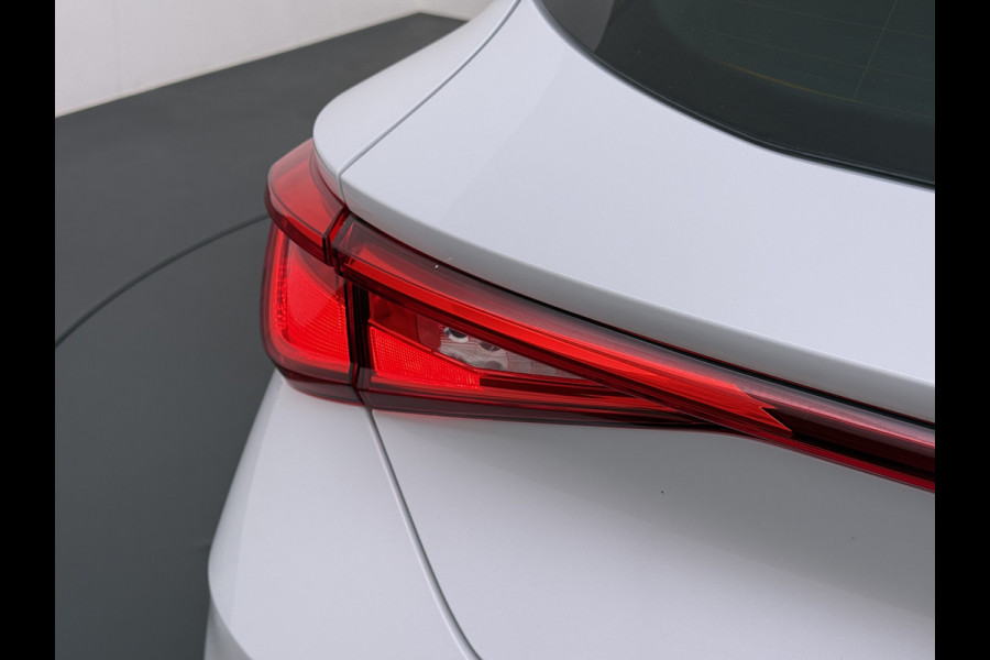 Seat Leon T 111pk Adap.Cruise Camera Lmv 19" Apple Carplay Android Stoel+Stuurverwarming Pdc Navi* Ecc Business Isofix DAB Led Front Assist Keyless-Go