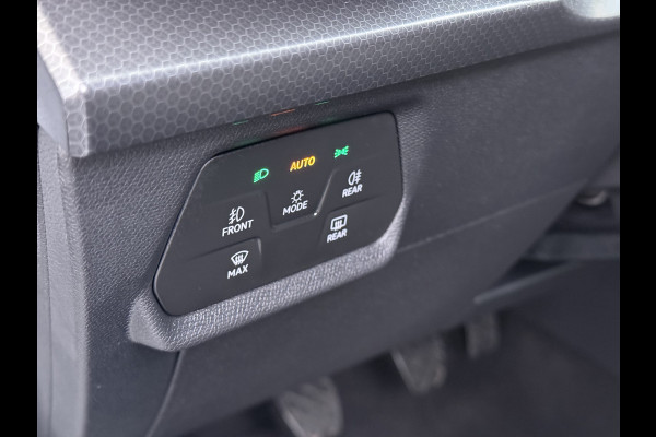 Seat Leon T 111pk Adap.Cruise Camera Lmv 19" Apple Carplay Android Stoel+Stuurverwarming Pdc Navi* Ecc Business Isofix DAB Led Front Assist Keyless-Go