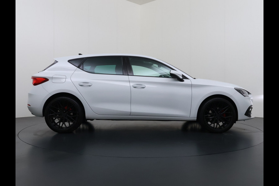 Seat Leon T 111pk Adap.Cruise Camera Lmv 19" Apple Carplay Android Stoel+Stuurverwarming Pdc Navi* Ecc Business Isofix DAB Led Front Assist Keyless-Go