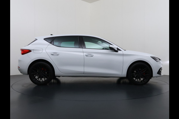 Seat Leon T 111pk Adap.Cruise Camera Lmv 19" Apple Carplay Android Stoel+Stuurverwarming Pdc Navi* Ecc Business Isofix DAB Led Front Assist Keyless-Go
