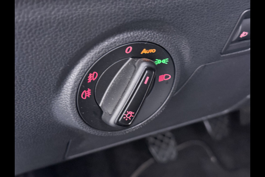 Seat Arona T 96pk NWE Model Two-Tone Navi PDC Apple Carplay Android Cruise Control ECC Style Lmv Privacy Glas Regen-Lichtsensor Isofix DAB Bluetooth Led 1e Eigenaar Origineel Nederlandse Auto