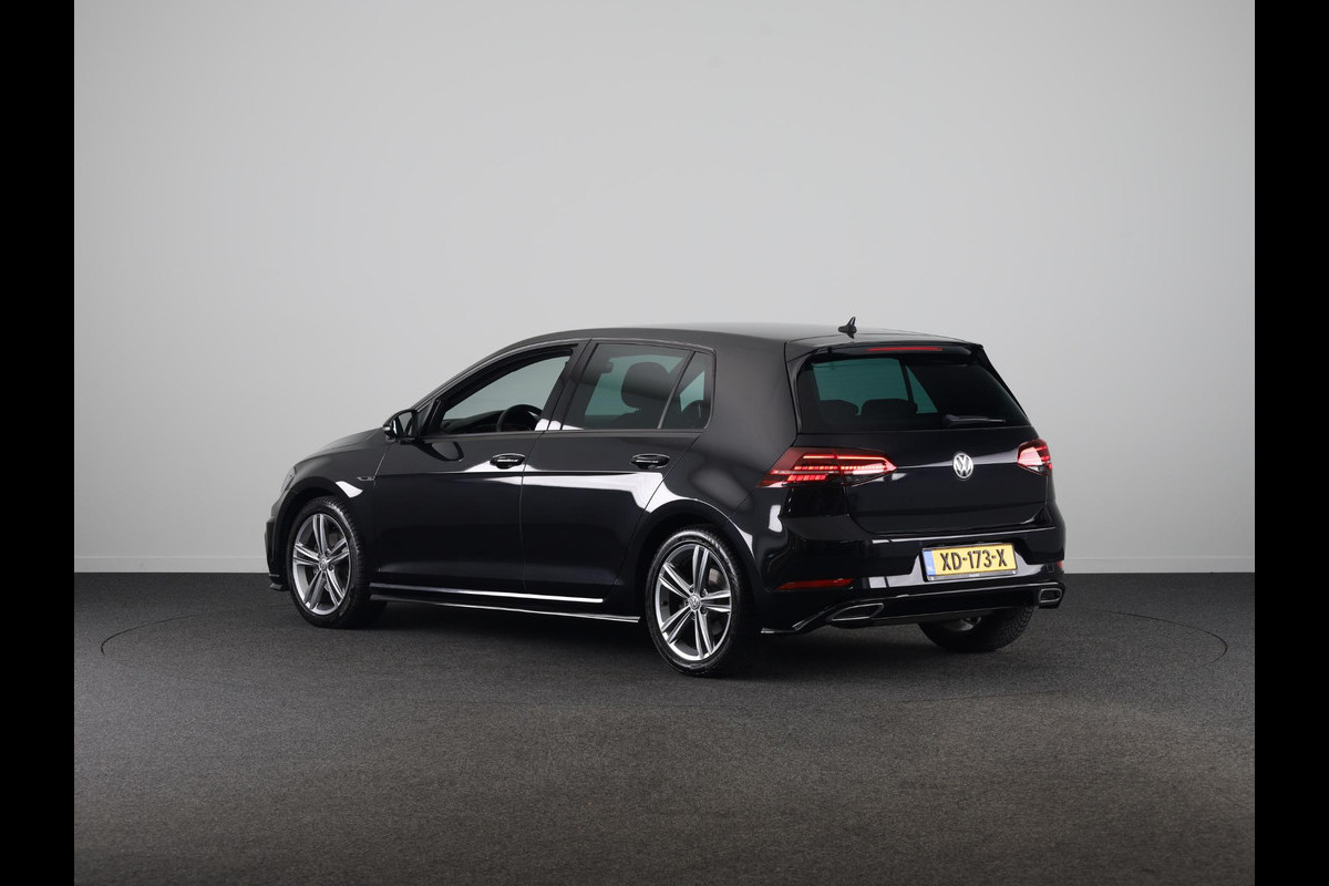 Volkswagen Golf 1.5 TSI Highline Business R 150 PK | Automaat (DSG) | Navigatie | Camera | Digitaal dashboard