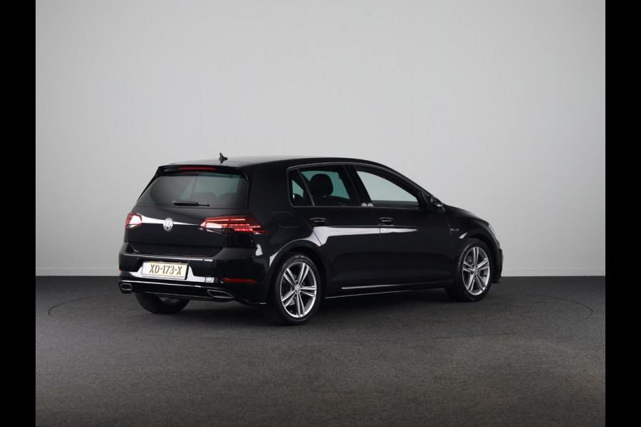 Volkswagen Golf 1.5 TSI Highline Business R 150 PK | Automaat (DSG) | Navigatie | Camera | Digitaal dashboard