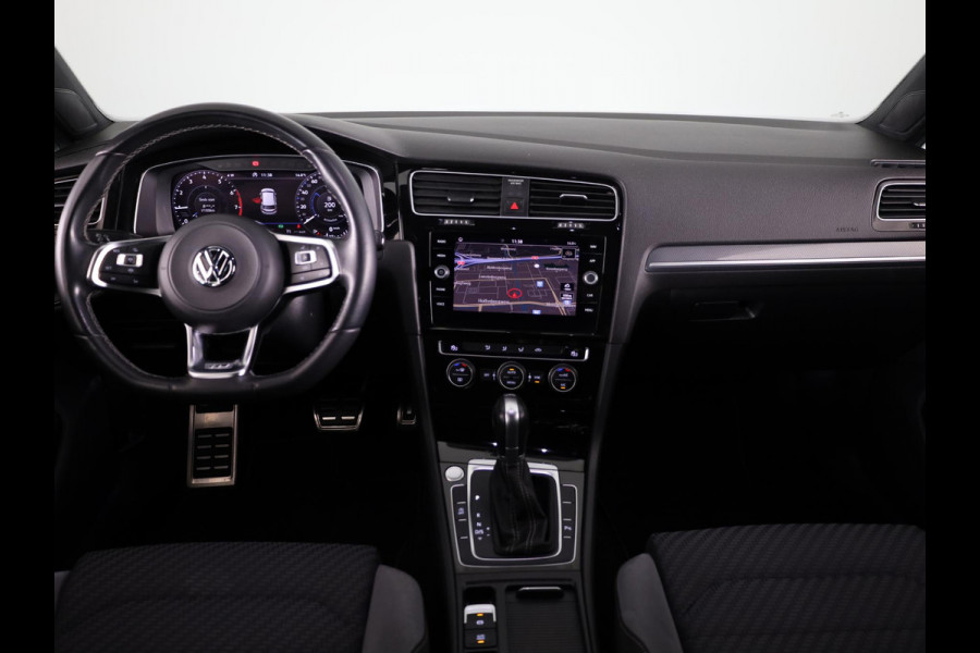 Volkswagen Golf 1.5 TSI Highline Business R 150 PK | Automaat (DSG) | Navigatie | Camera | Digitaal dashboard