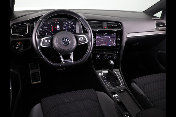 Volkswagen Golf 1.5 TSI Highline Business R 150 PK | Automaat (DSG) | Navigatie | Camera | Digitaal dashboard