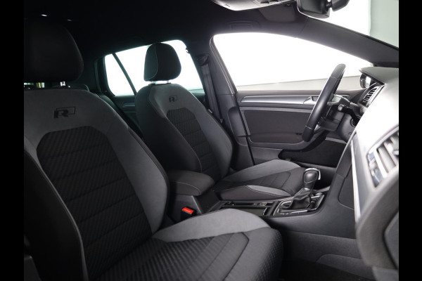 Volkswagen Golf 1.5 TSI Highline Business R 150 PK | Automaat (DSG) | Navigatie | Camera | Digitaal dashboard