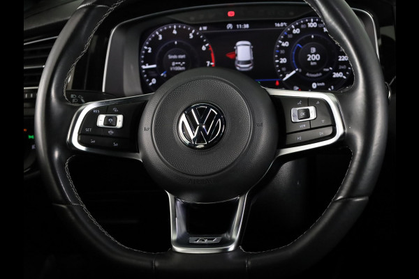 Volkswagen Golf 1.5 TSI Highline Business R 150 PK | Automaat (DSG) | Navigatie | Camera | Digitaal dashboard