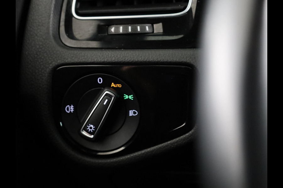 Volkswagen Golf 1.5 TSI Highline Business R 150 PK | Automaat (DSG) | Navigatie | Camera | Digitaal dashboard