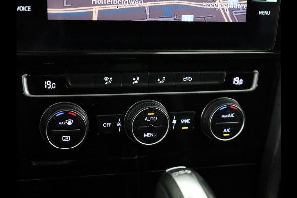 Volkswagen Golf 1.5 TSI Highline Business R 150 PK | Automaat (DSG) | Navigatie | Camera | Digitaal dashboard