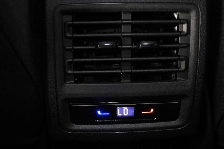 Volkswagen Golf GTI 2.0 195 kW / 265 pk TSI Hatchback 7 versn. DSG | Verlengde garantie | Panorama dak | Head up Display | Harman Kardon |