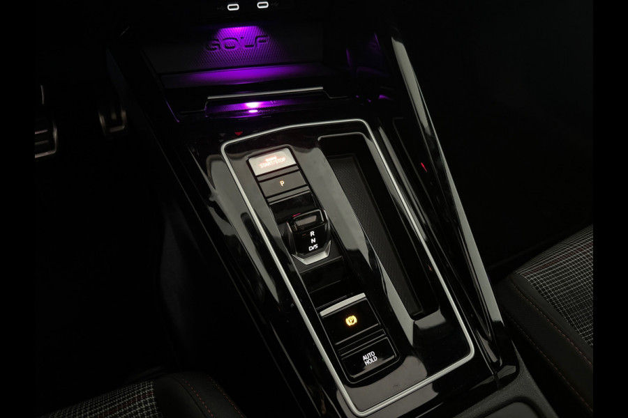Volkswagen Golf 2.0 TSI GTI Pano|HuD|H/K|Keyless|Camera|Sfeer